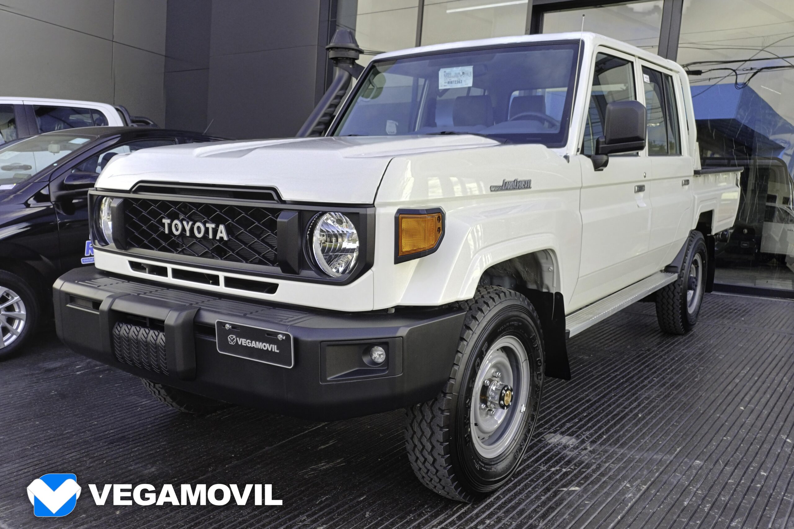 TOYOTA LAND CRUISER SERIE 70 (D/C) - Vegamovil