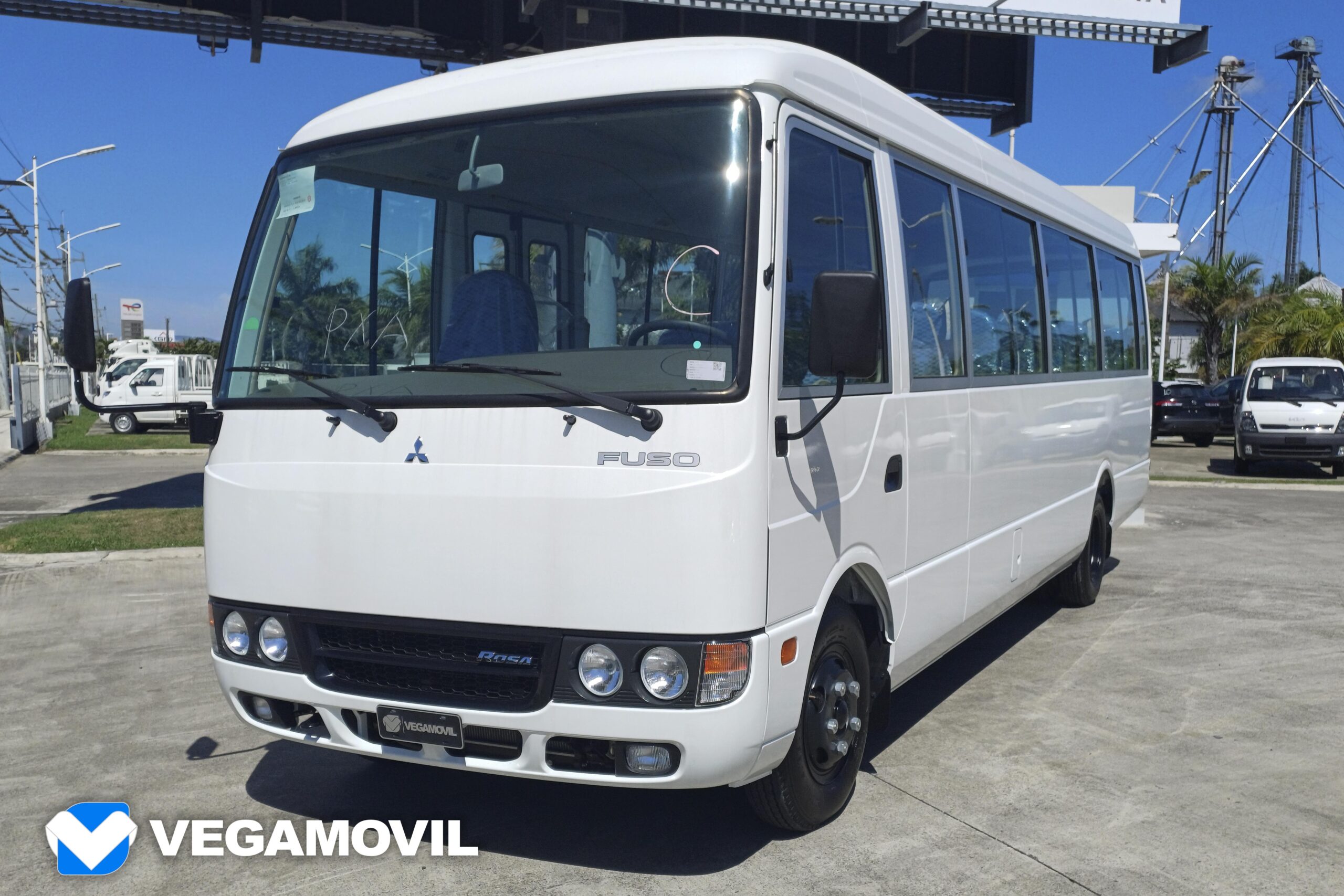 MITSUBISHI FUSO ROSA 34 PASAJEROS BAUL NORMAL - Vegamovil